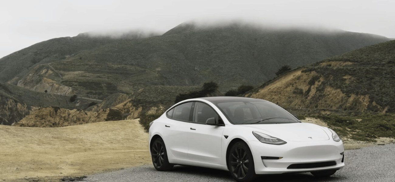 Assurance batterie Tesla : ce qu’il faut savoir pour être bien couvert